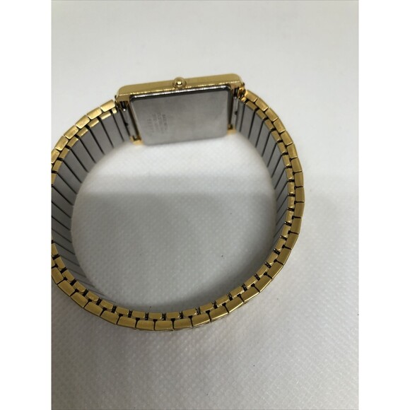 Vintage Seiko Woman’s  5Y30-5069 Gold Tone Dial Quartz Classic Dress Watch
